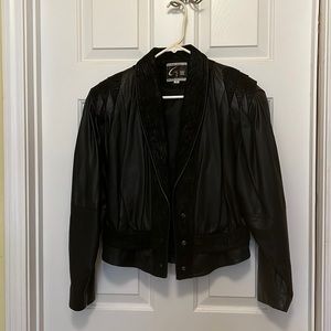 Global Identity 100% Leather Jacket, Made in Korea, Womens size medium,